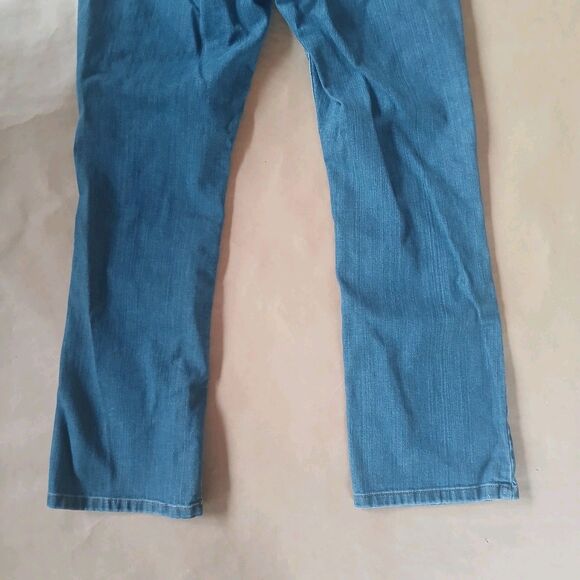LL Bean Classic Fit Straight Leg Jeans Med Wash Womens Size 8 Classic 90s Basic - Picture 8 of 13